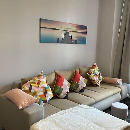 Spacious One Bedroom Flat, Entire Property. Гринок Экстерьер фото