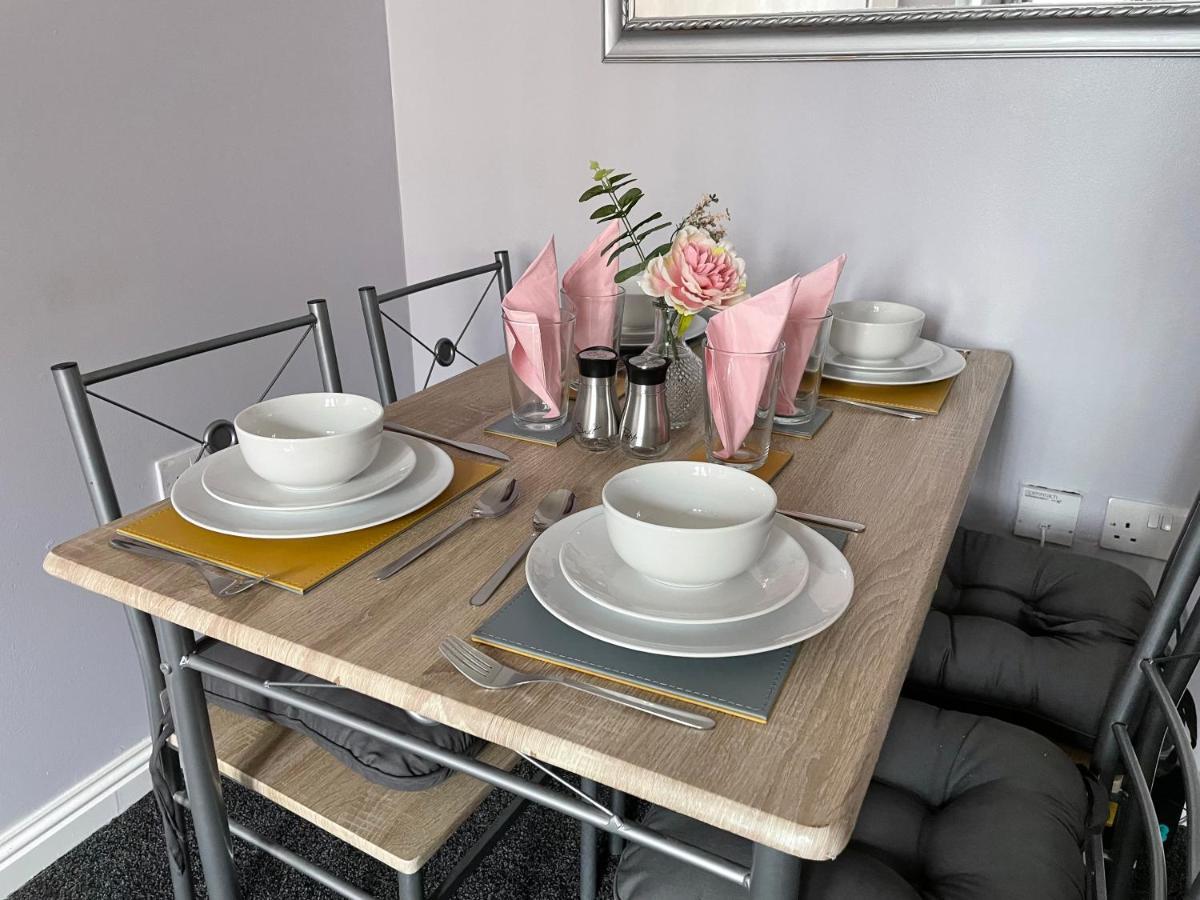 Spacious One Bedroom Flat, Entire Property. Гринок Экстерьер фото